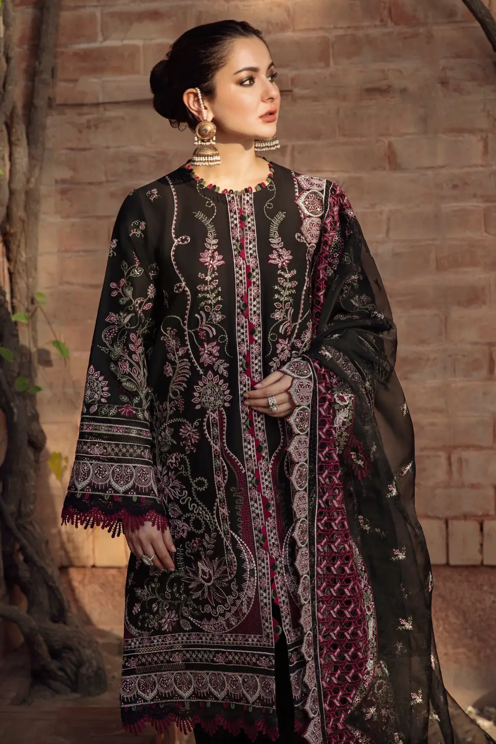 Aqeeq Embroidered Lawn