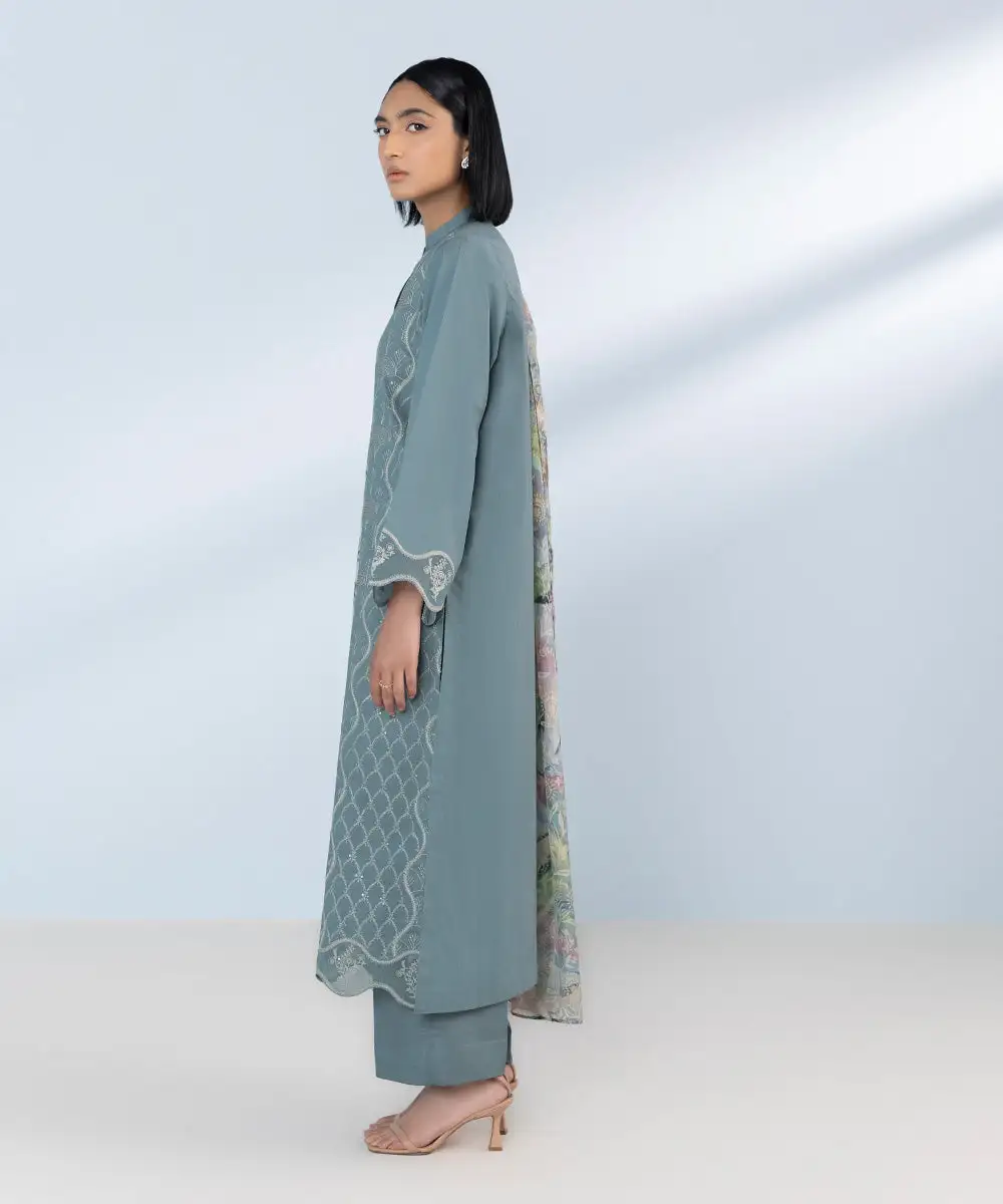 3 Piece - Embroidered Lawn Suit