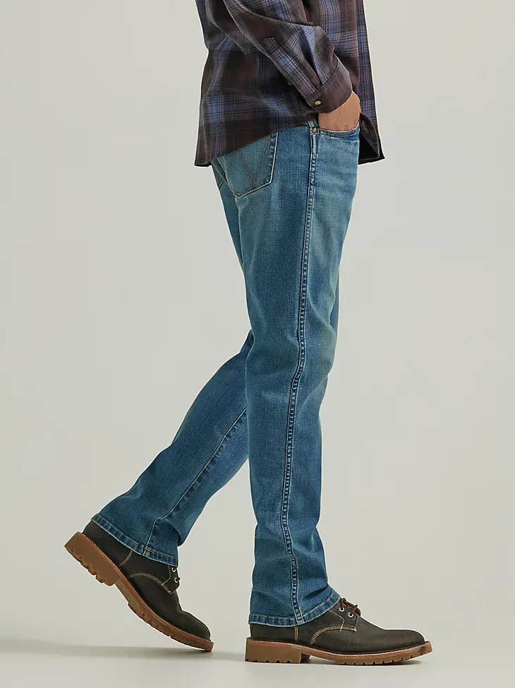 MEN'S CLASSIC BOOTCUT JEAN IN DARK MID SHADE