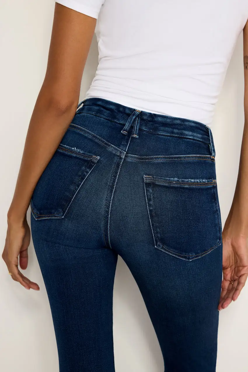 SOFT-TECH GOOD LEGS STRAIGHT JEANS