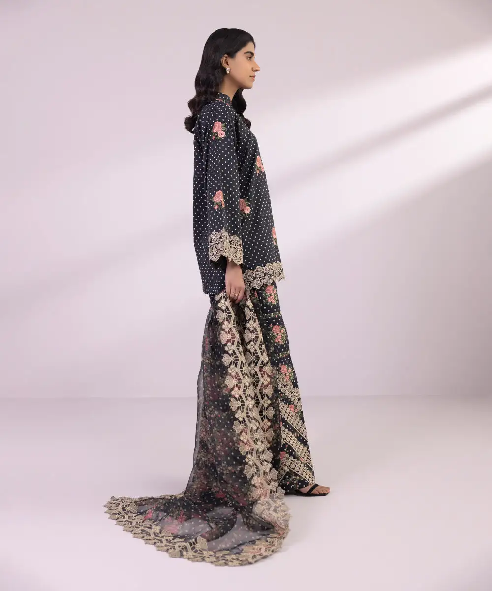 3 Piece - Embroidered Lawn Suit