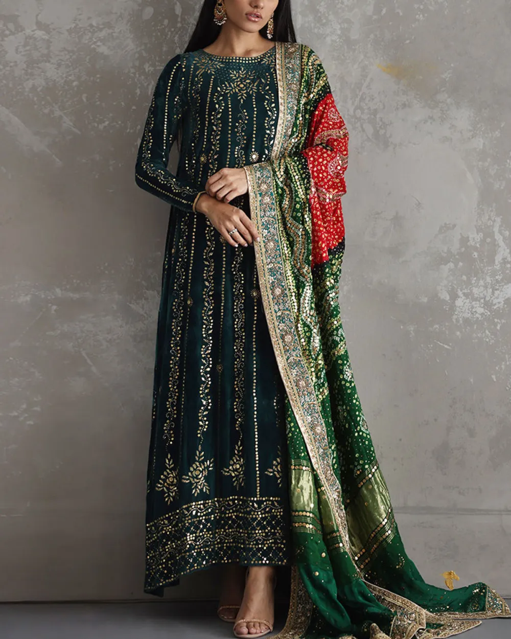 Vintage Elegant Embroidered Velvet Kaftan