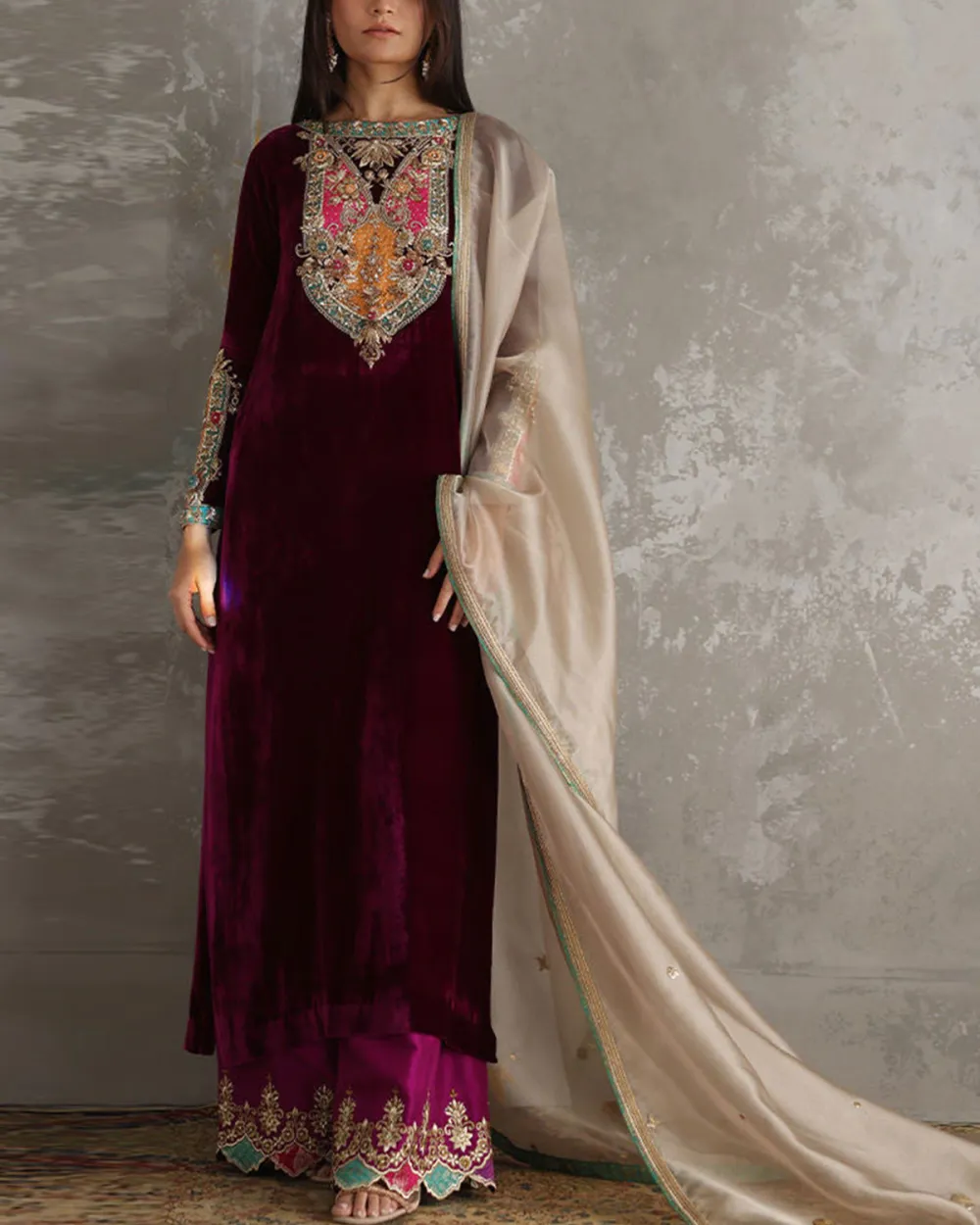 Vintage Elegant Embroidered Velvet Kaftan