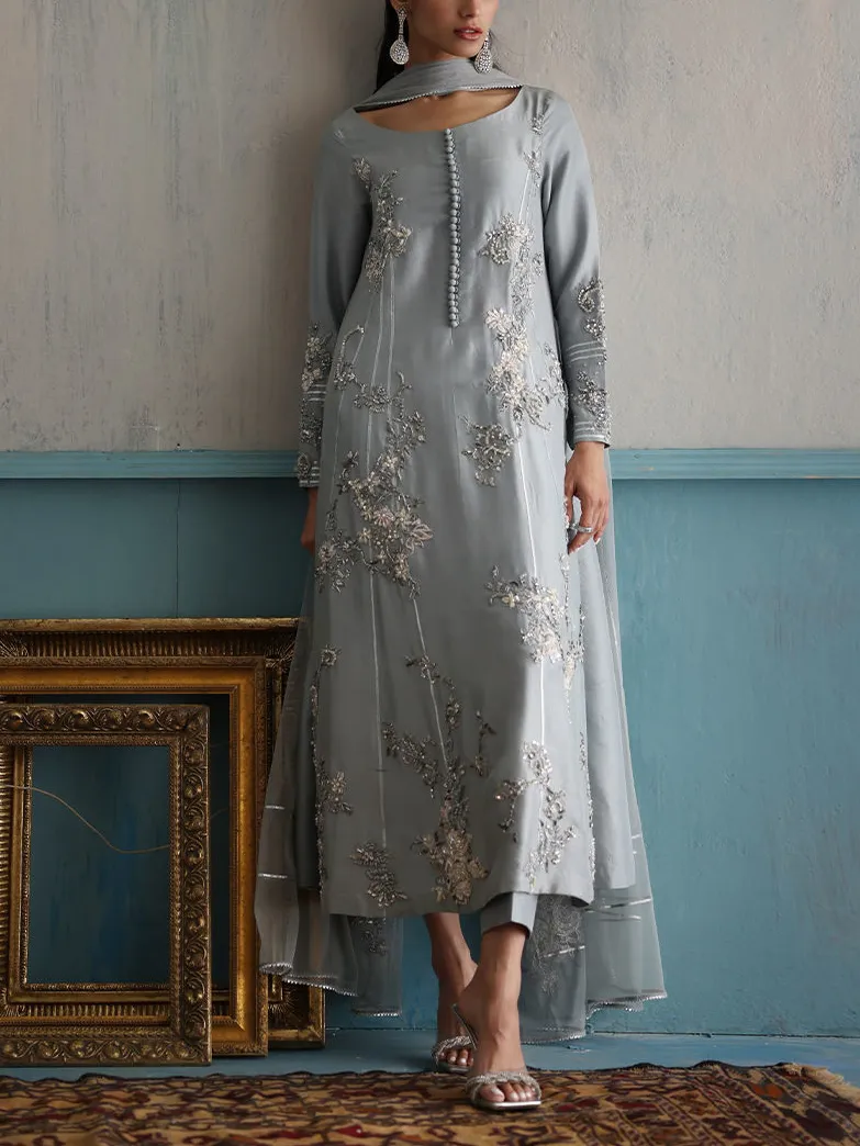 Elegant embroidered kaftan