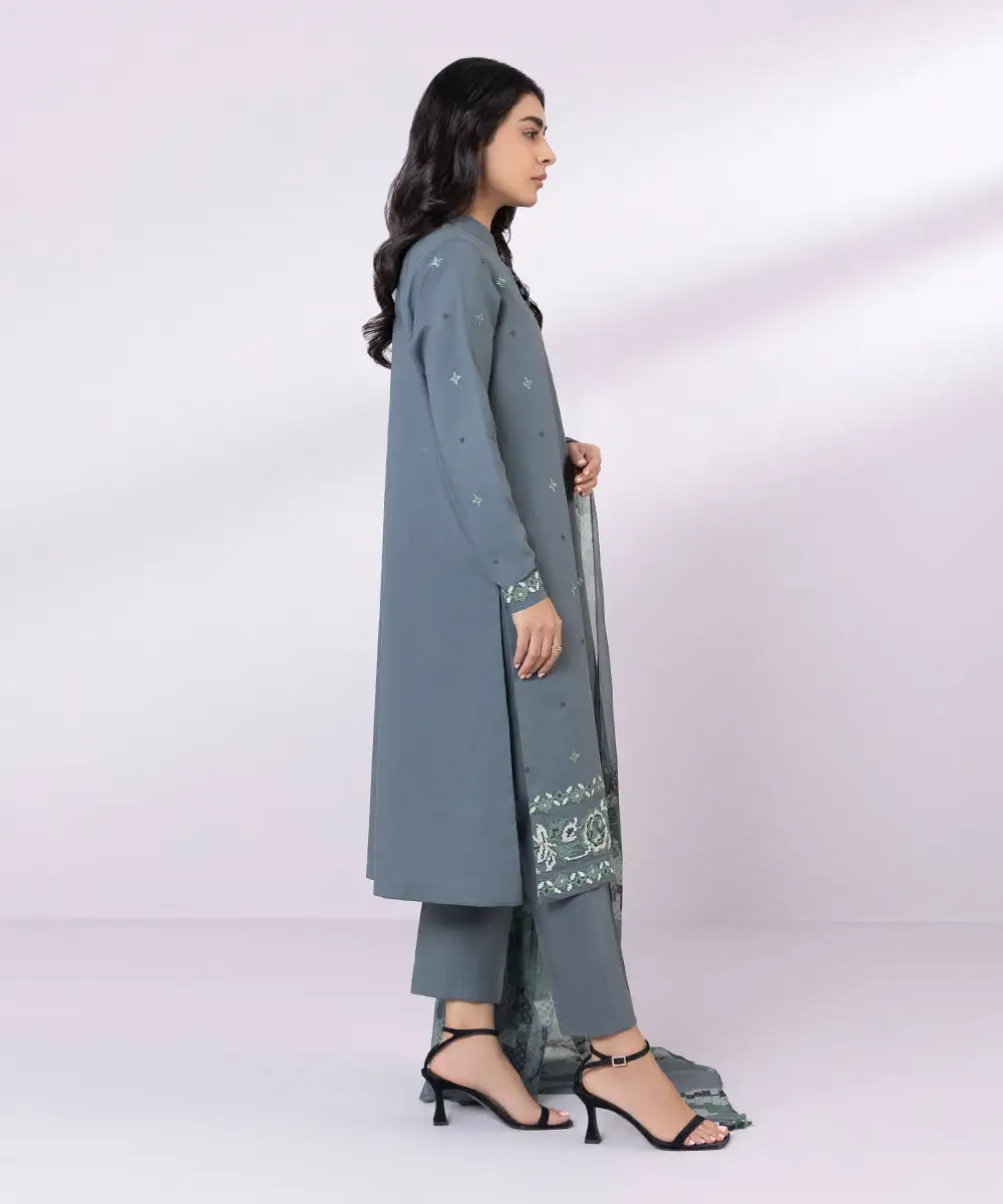 3 Piece - Embroidered Lawn Suit