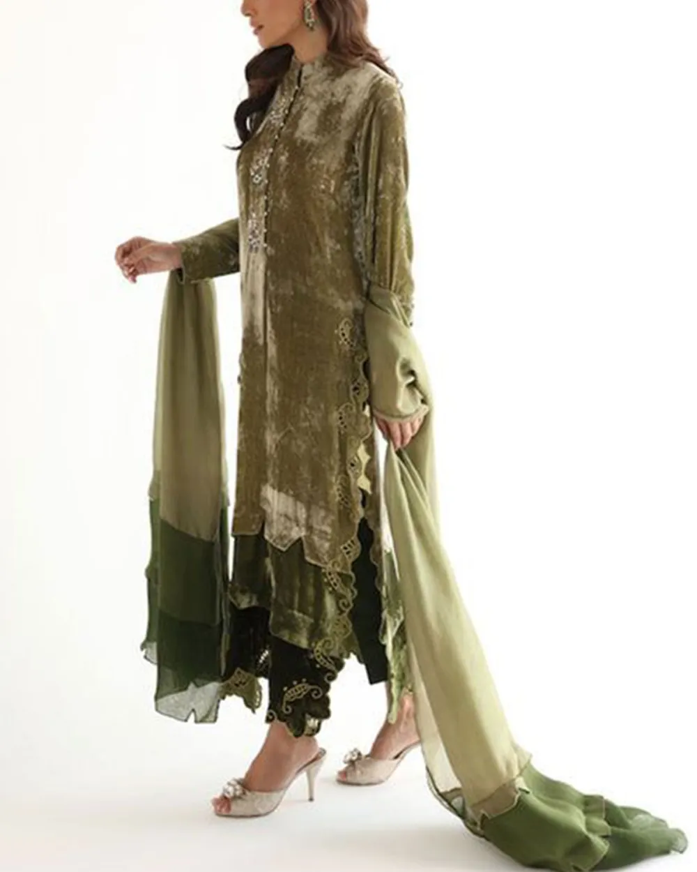 Vintage embroidered velvet kaftan