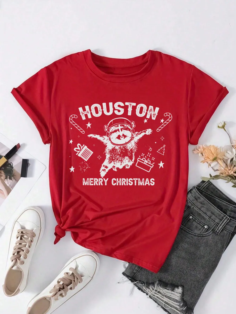 Christmas raccoon Lady T-shirt