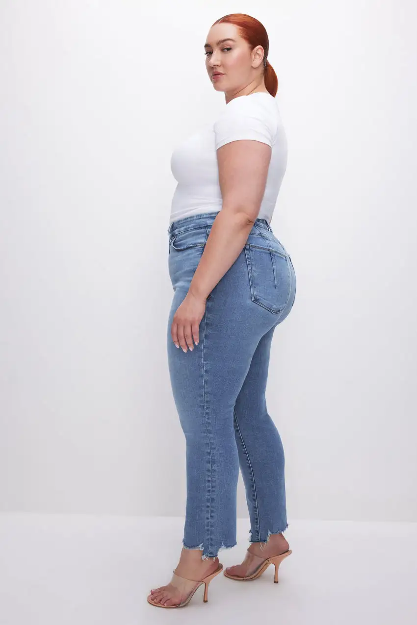 SOFT-TECH GOOD LEGS STRAIGHT JEANS