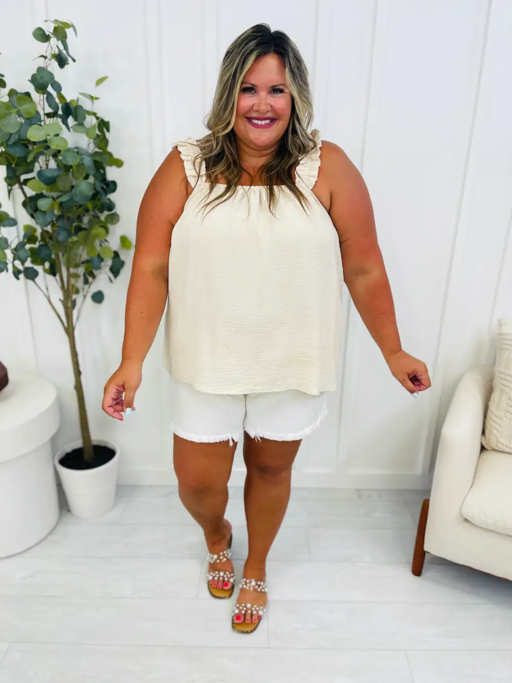 REG/CURVY Fray Goodbye White Frayed Hem Shorts