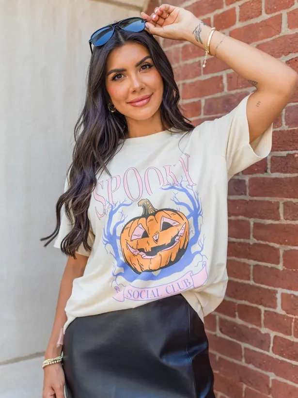 Spooky Vibes Graphic Oversized Tee