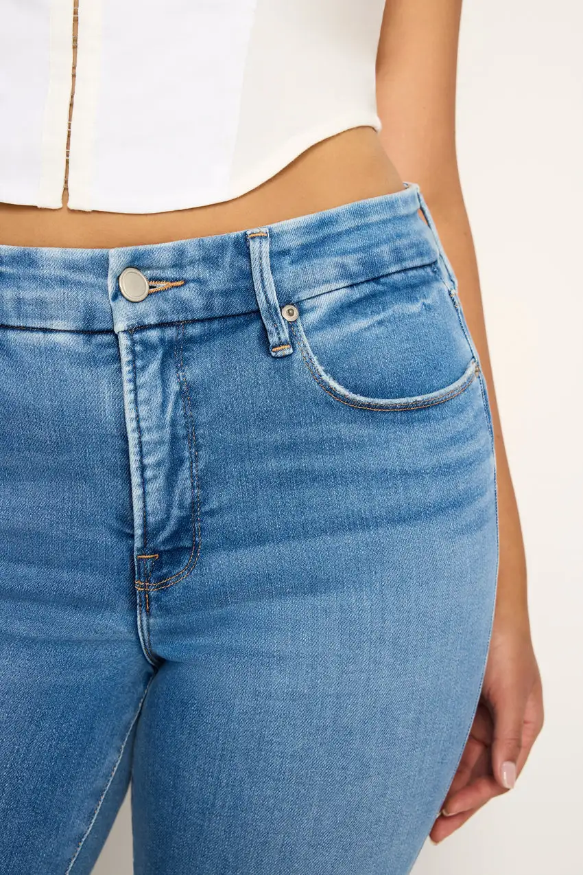 SOFT-TECH GOOD LEGS STRAIGHT JEANS