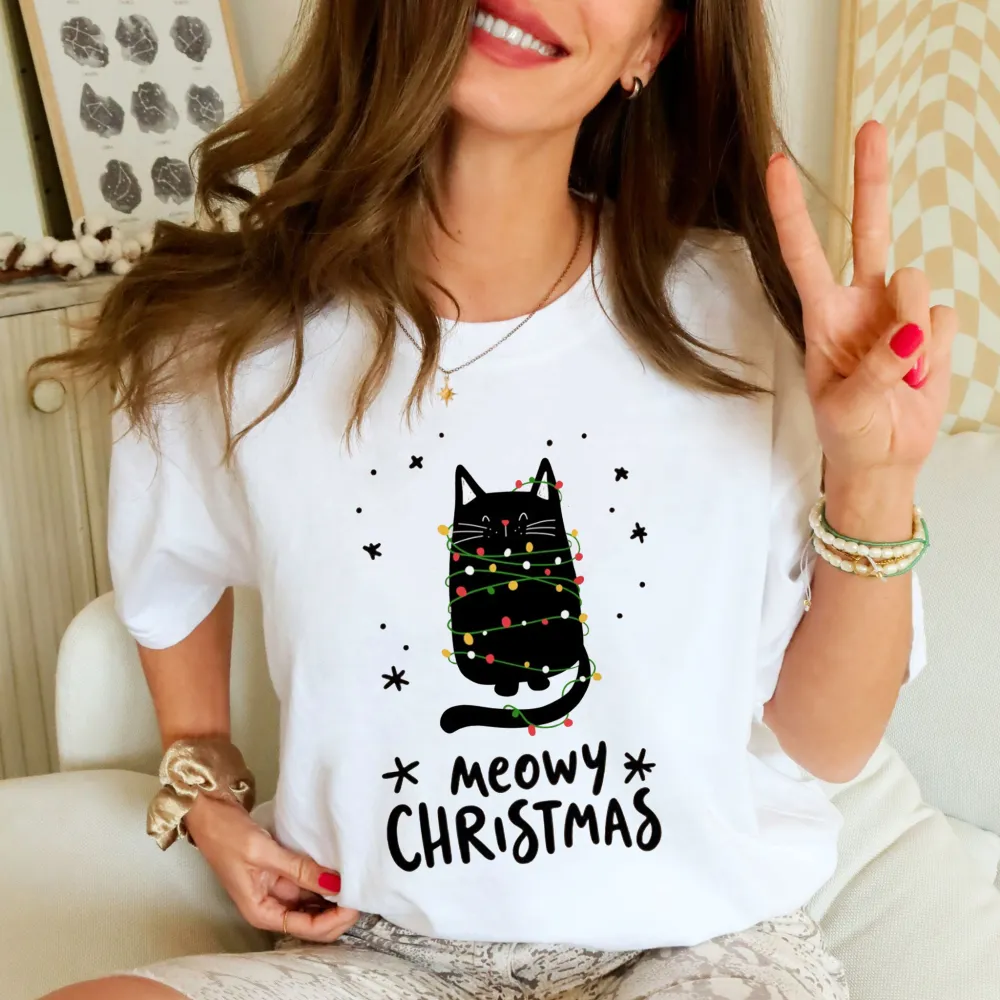 Kitty Santa Lady T-shirt