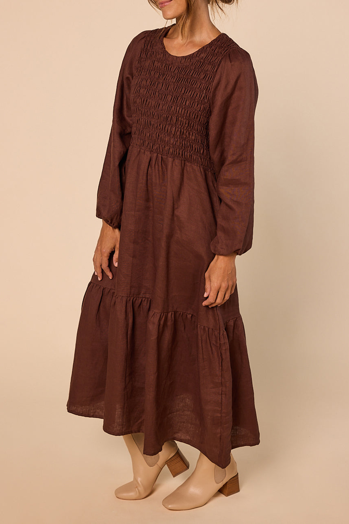 Minden Linen Shirred Long Sleeve Dress in Raisin