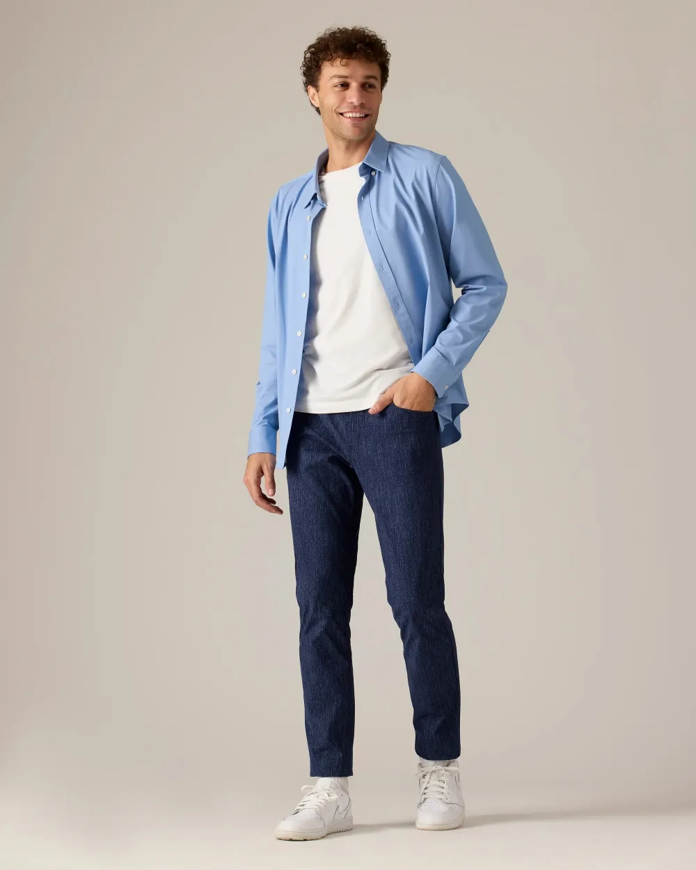 Men's Slim-Fit Flat-Front Dress Pant