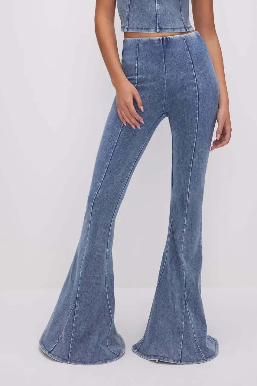 SOFT SCULPT PULL-ON EXTREME FLARE JEANS