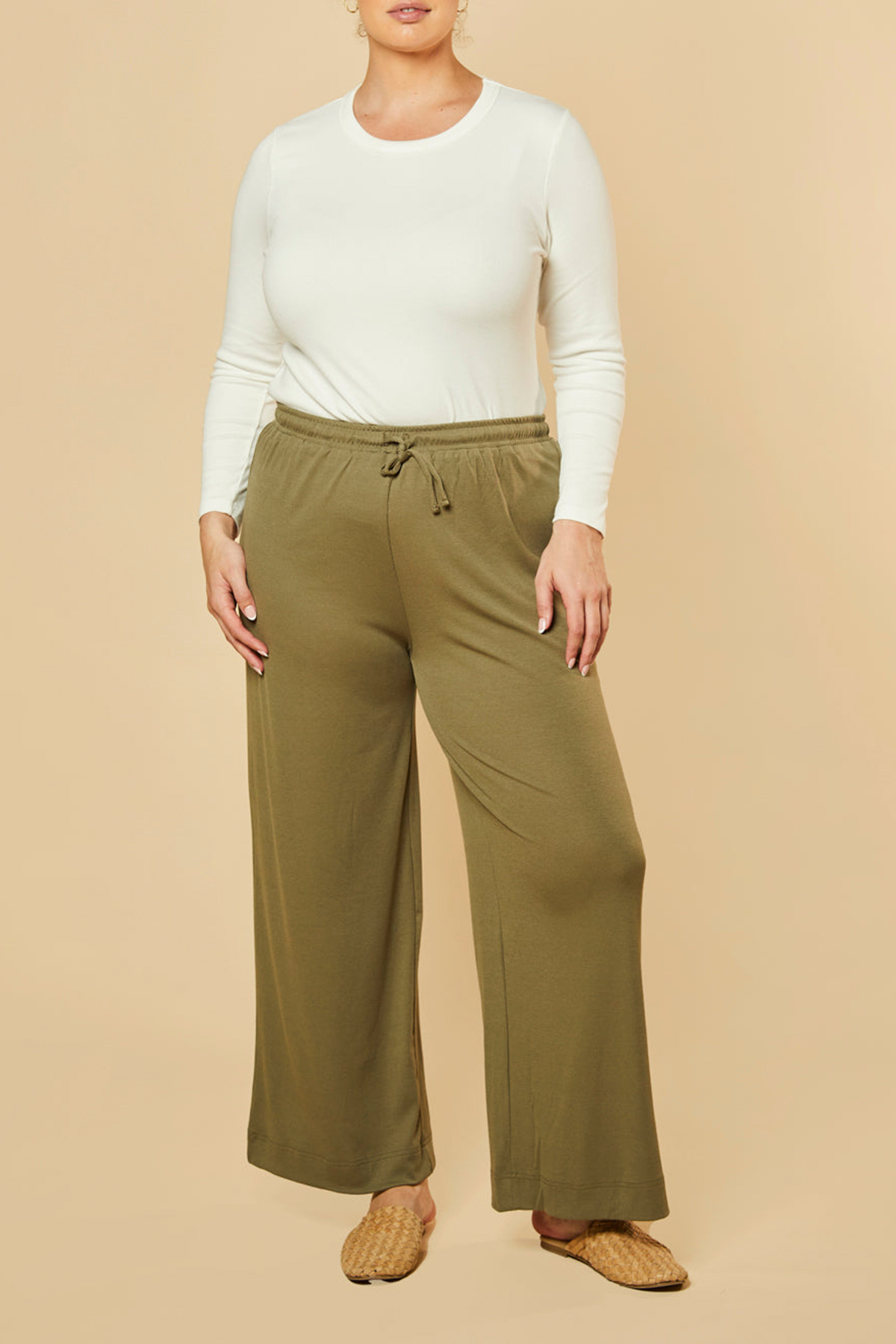 Wide Leg Stretch Pants in Khaki