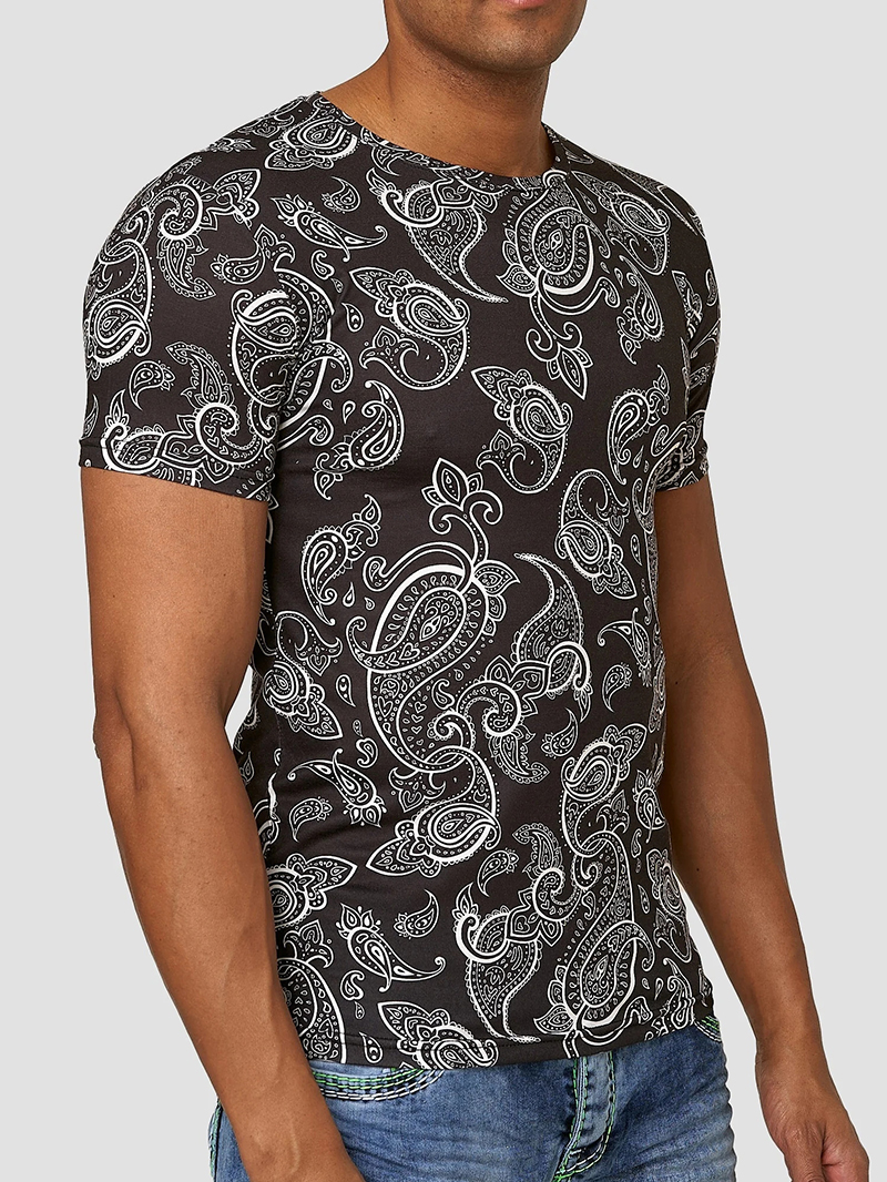 Black Cashew Flower Short Sleeve T-shirt