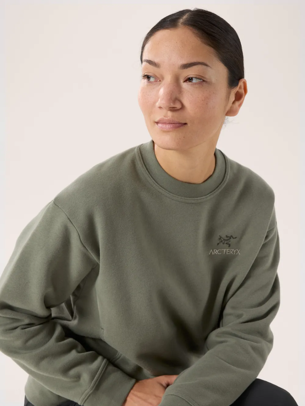 Emblem Fleece Crew Neck Pullover Women's