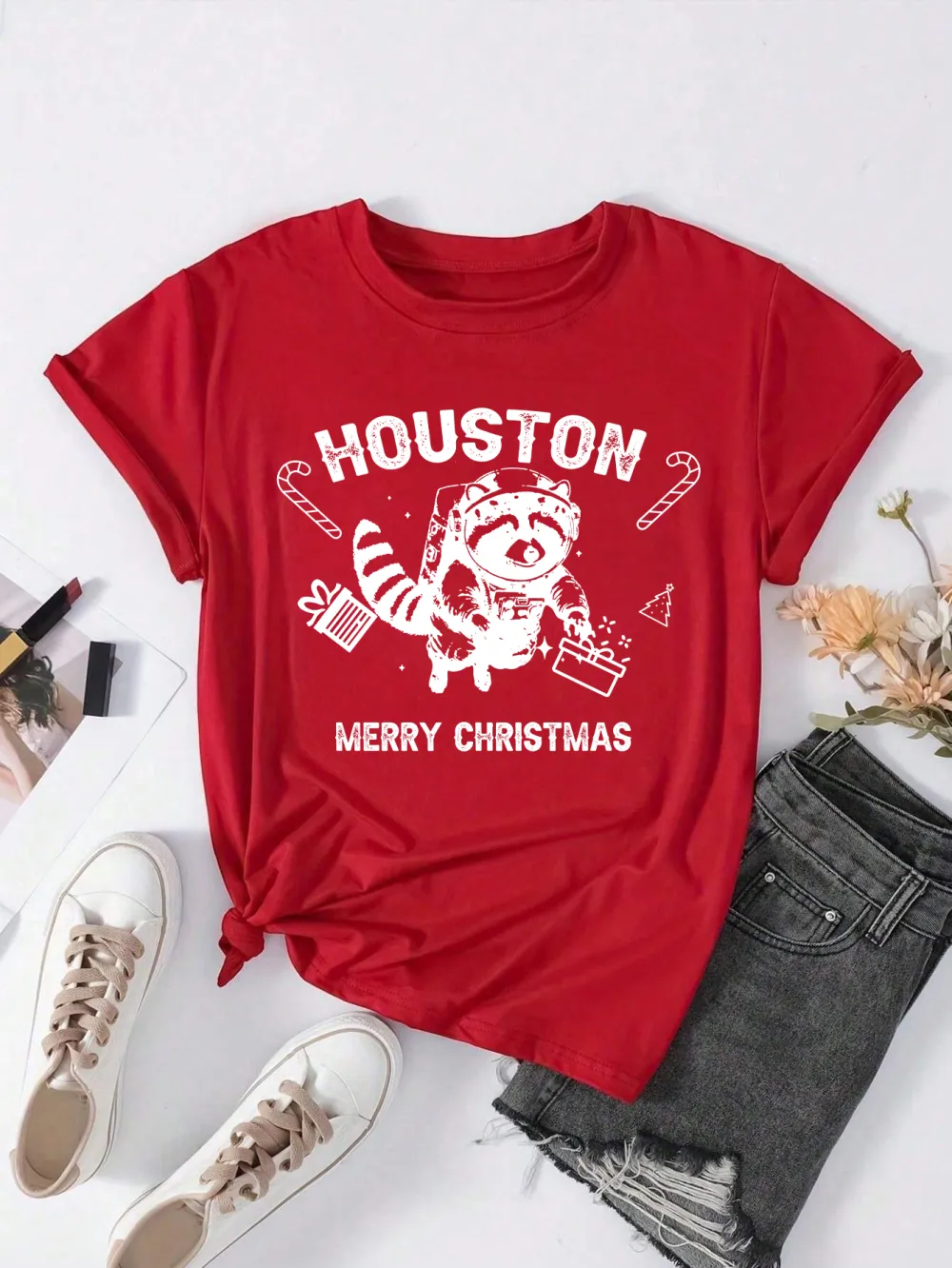 Christmas raccoon Lady T-shirt