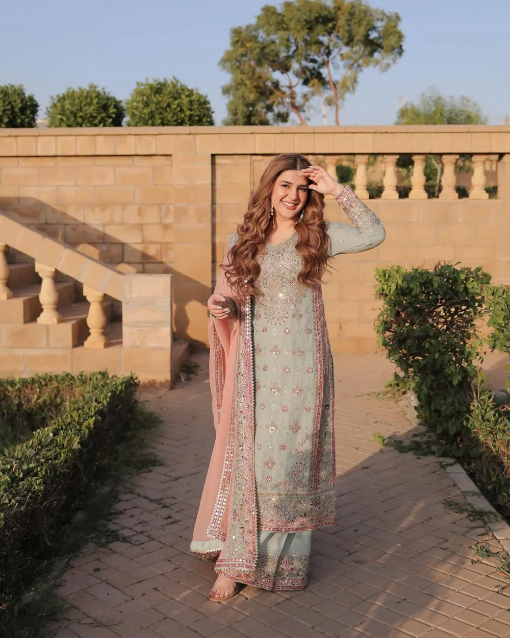 Sahar Embroidered Kurta Set