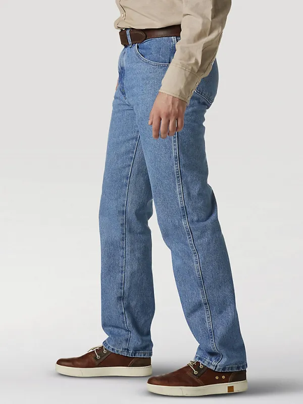 WRANGLER RUGGED WEAR® CLASSIC FIT JEAN IN ROUGH WASH