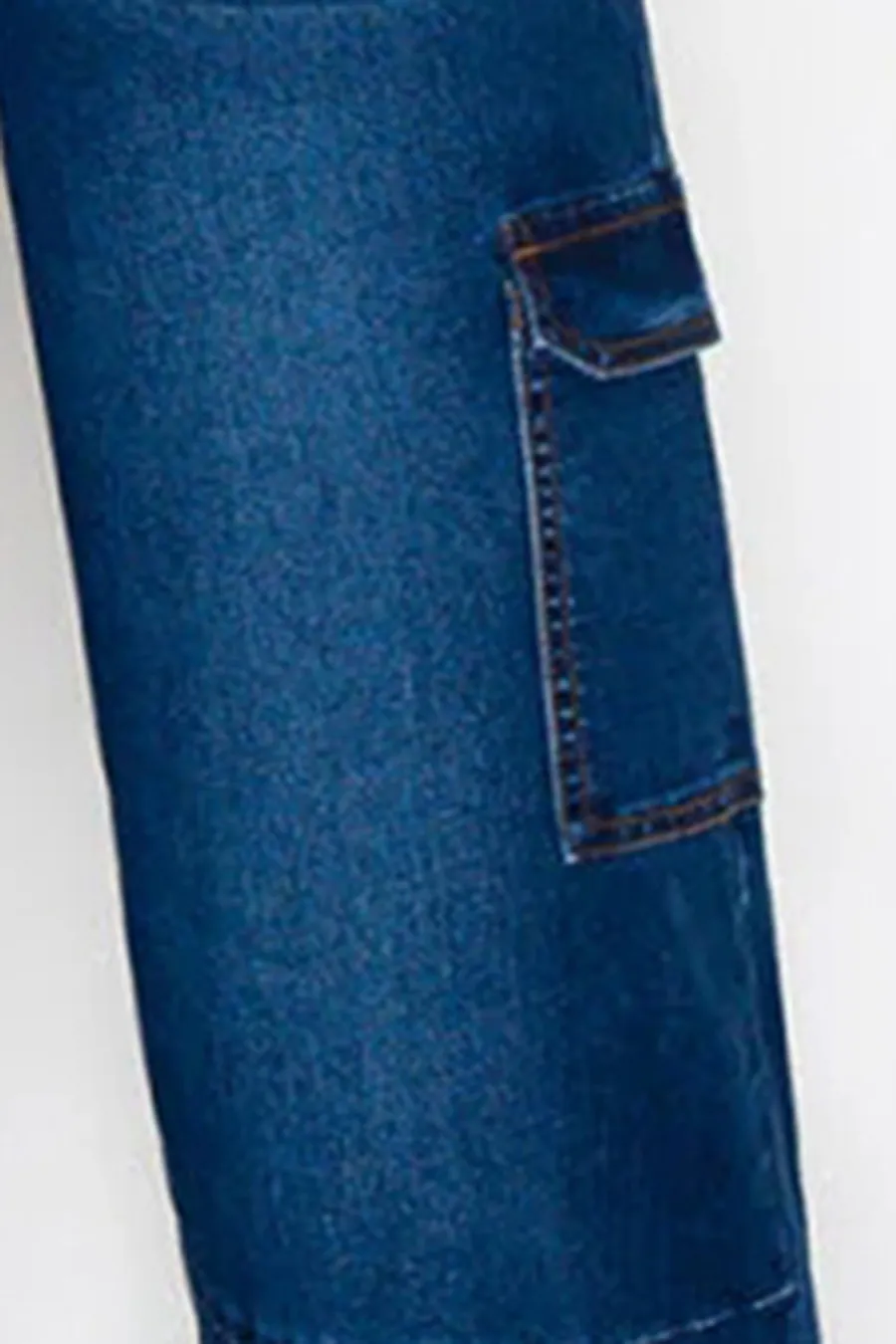 WAXJEAN Cargo Pocket Jean With Knee Cutline In Good Stretch