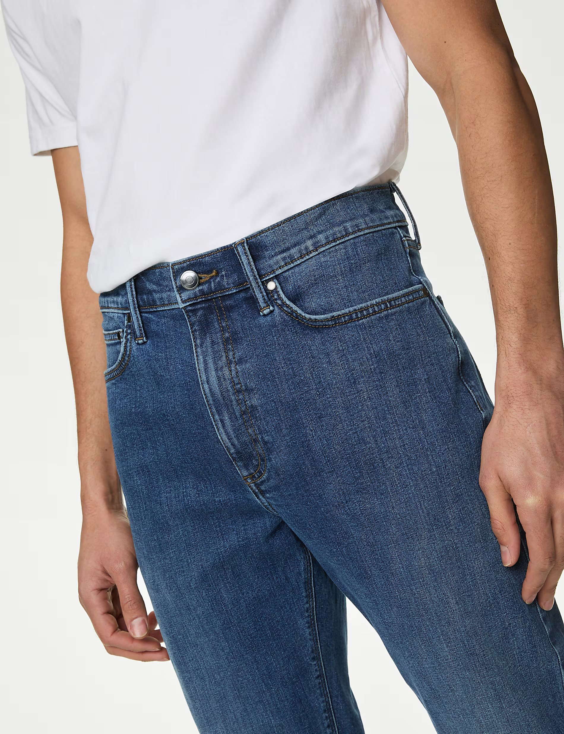 Tapered Fit Stretch Jeans