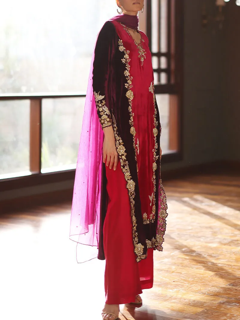 Elegant embroidered velvet kaftan