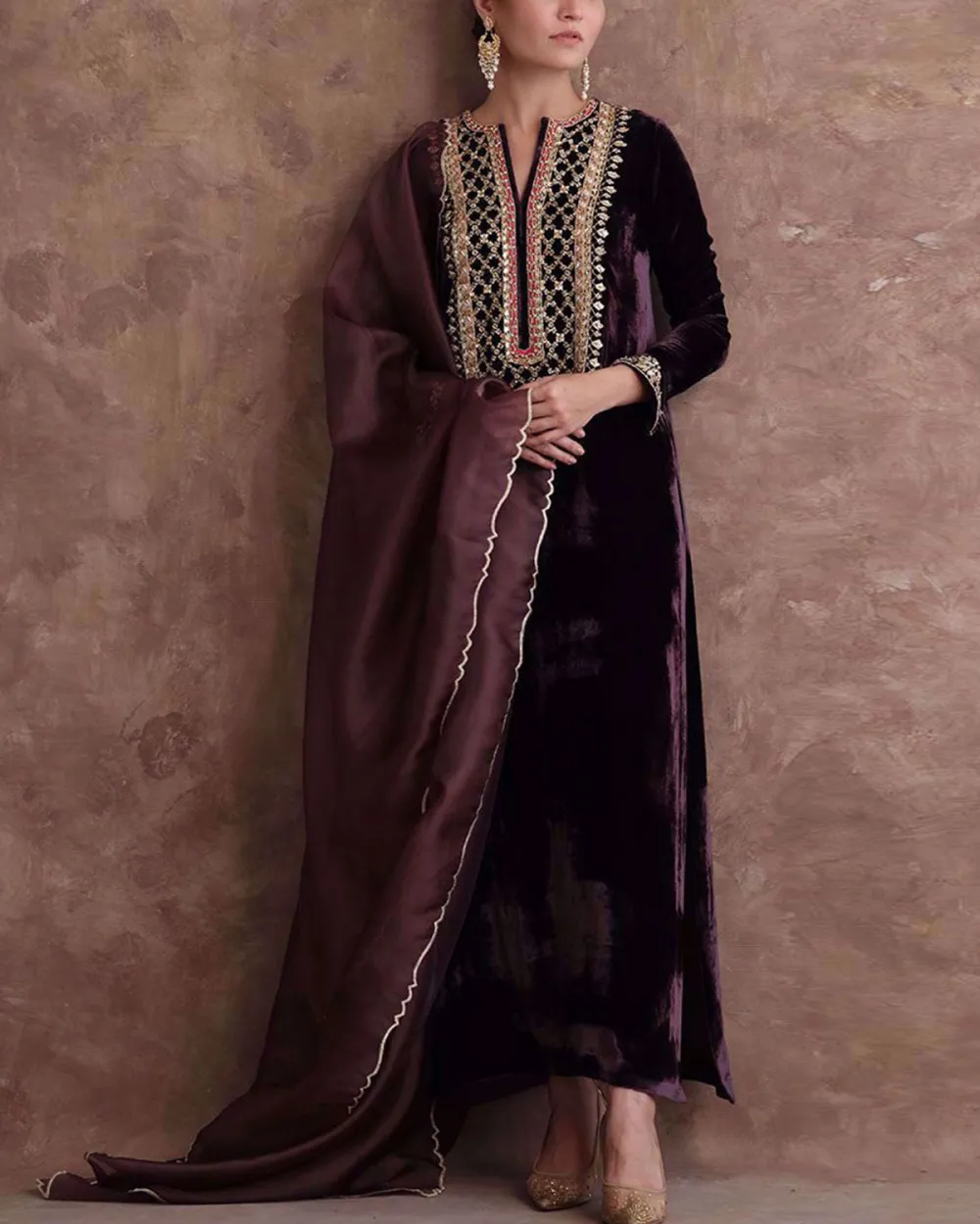 Vintage embroidered velvet kaftan