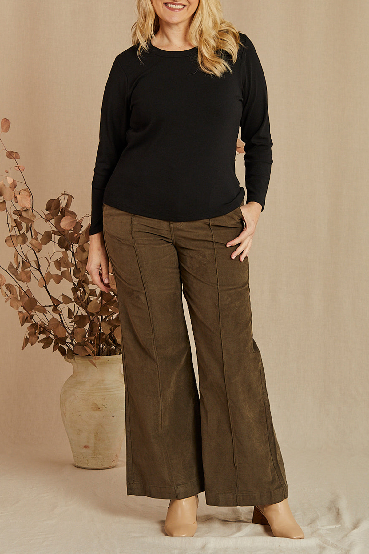 Adrift Wide Leg Brushed Cotton Pant in Olive