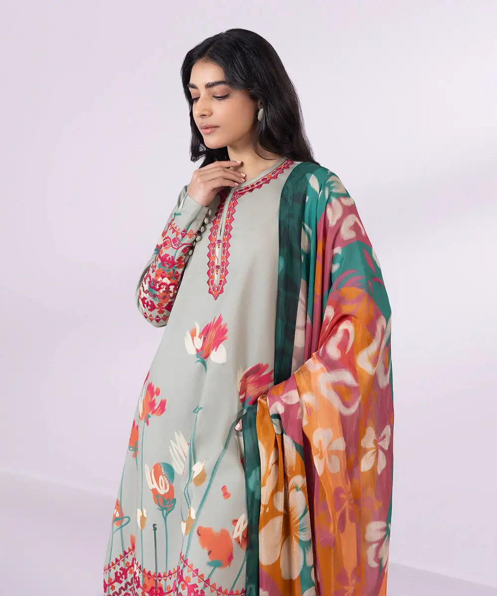 3 Piece - Embroidered Lawn Suit