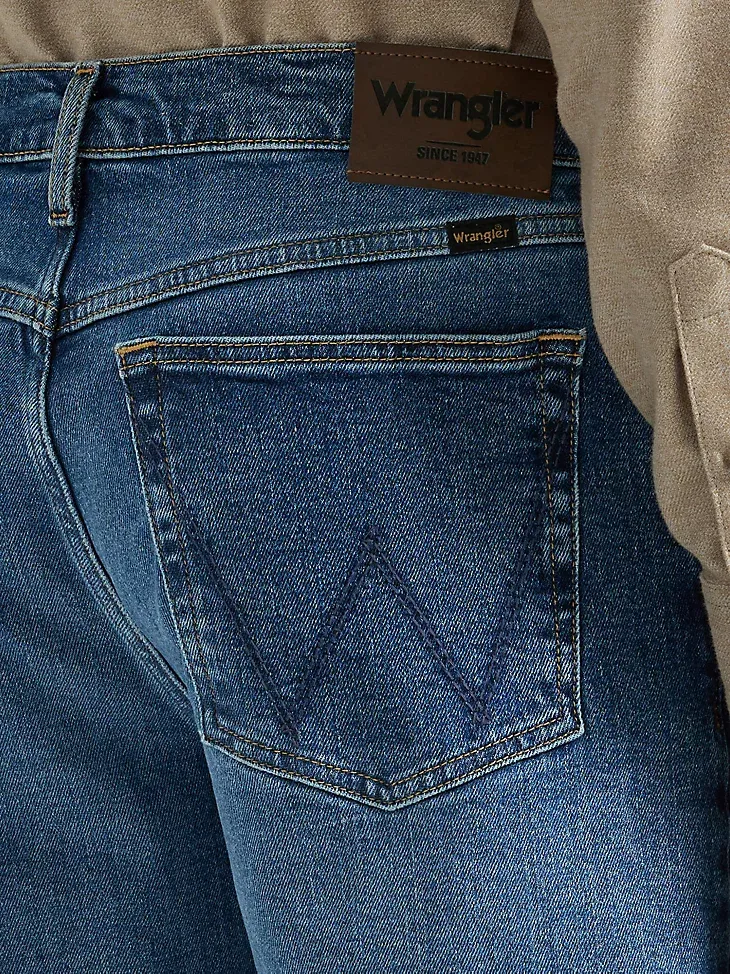 MEN'S RELAXED FIT FLEX JEAN IN MID DENIM