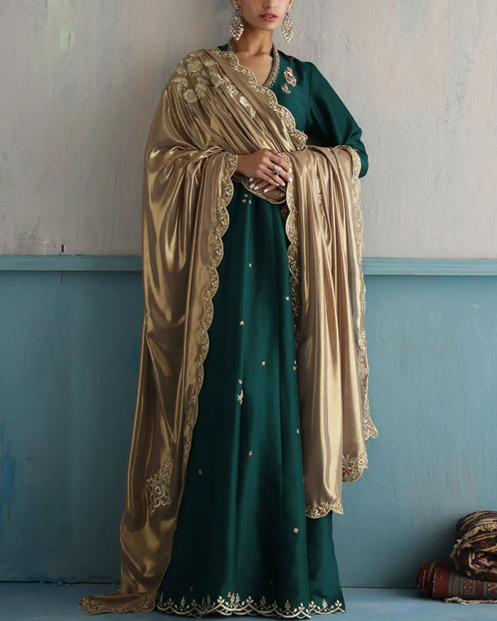 Elegant embroidered kaftan