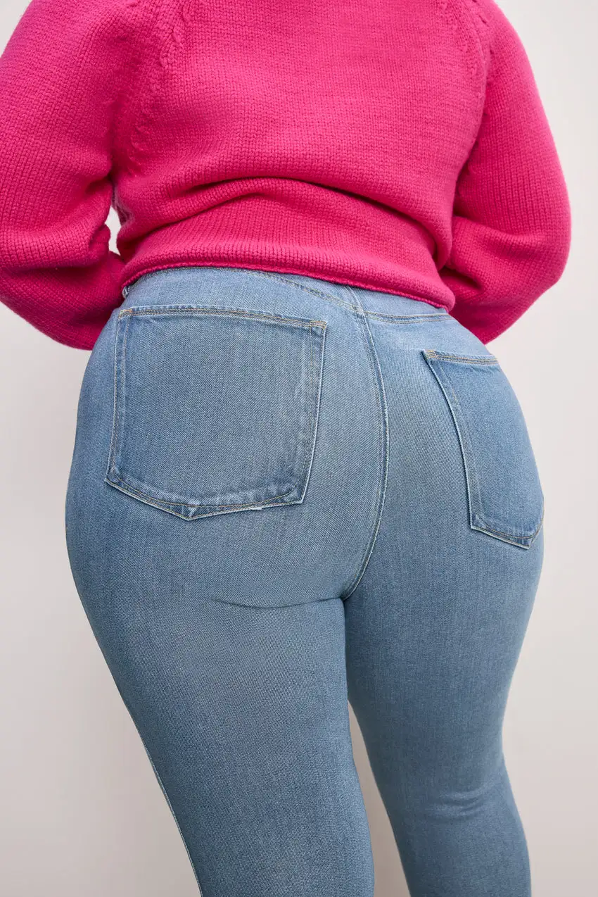 SOFT-TECH GOOD LEGS STRAIGHT JEANS