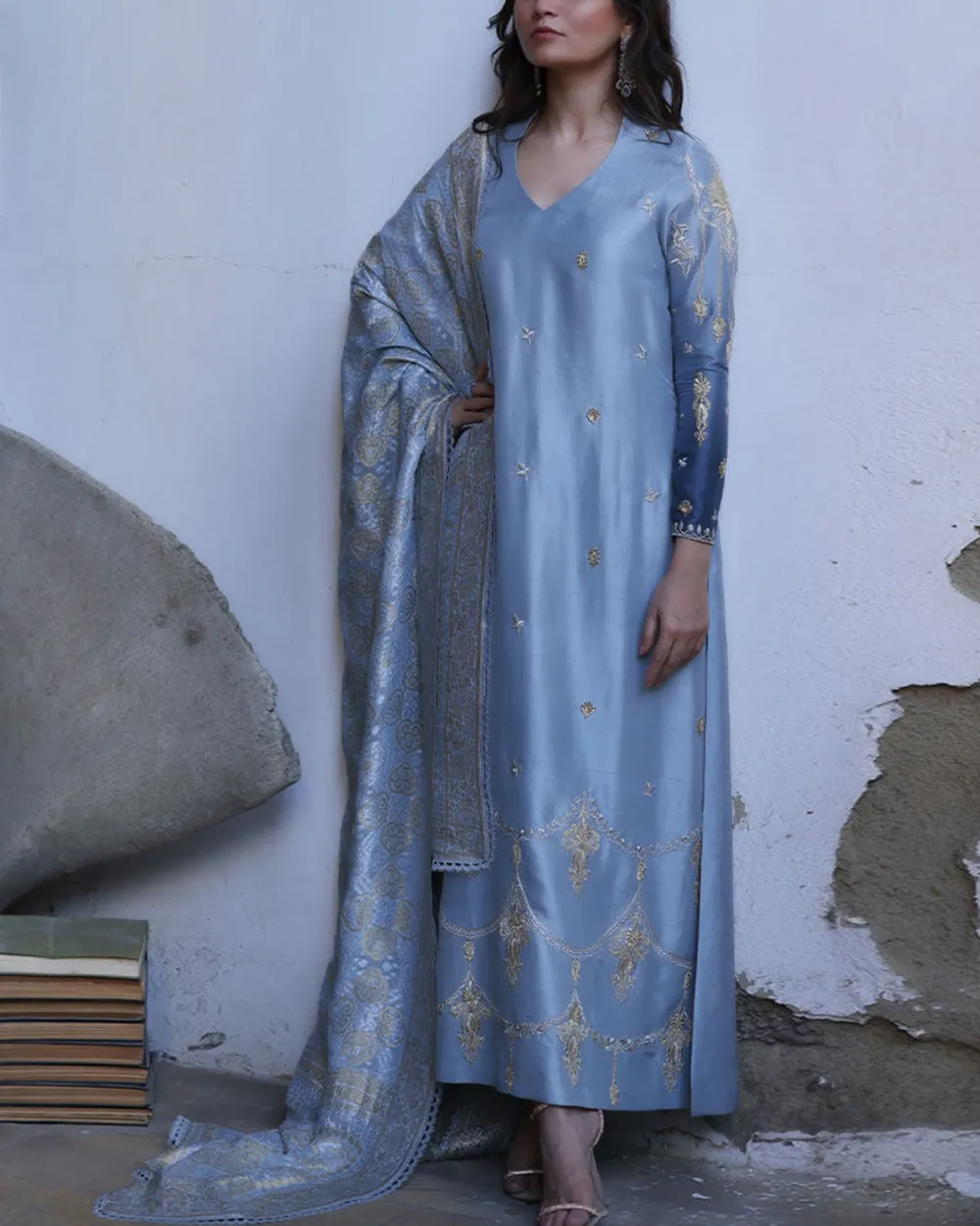 Elegant embroidered kaftan