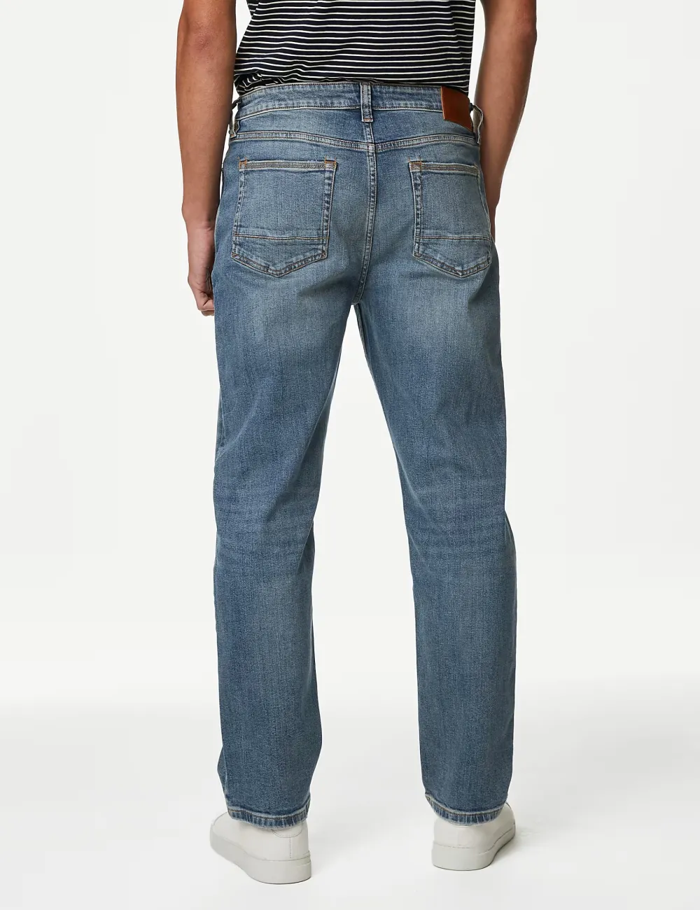 Loose Fit Stretch Jeans