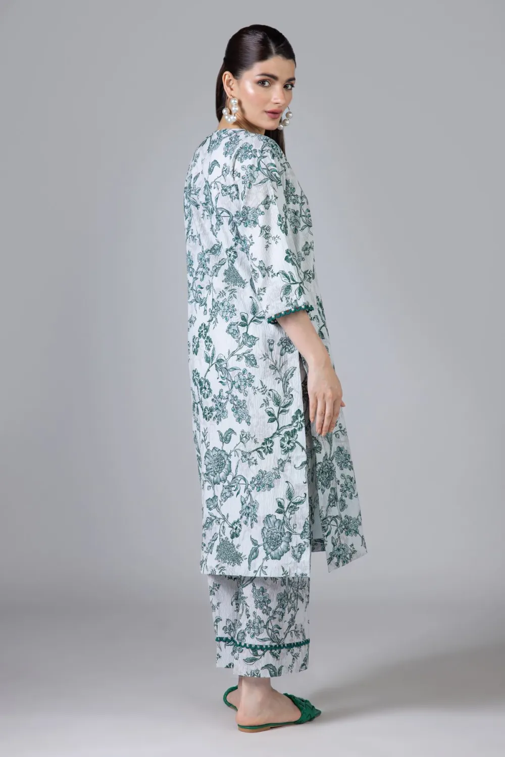 2 Piece | Kurta & Pants | Color  green and white