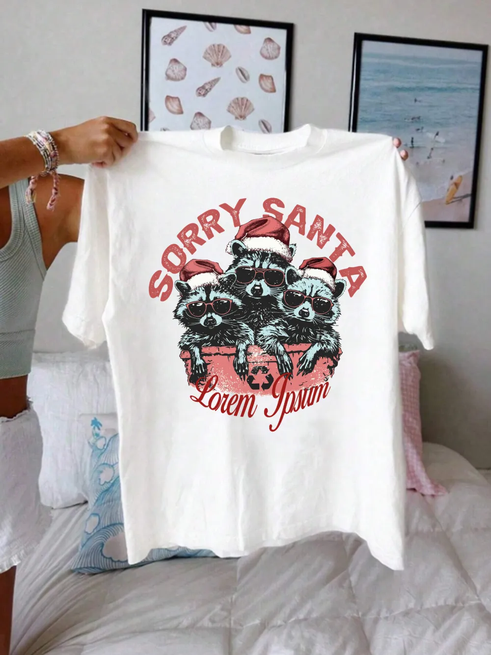 Christmas raccoon Lady T-shirt