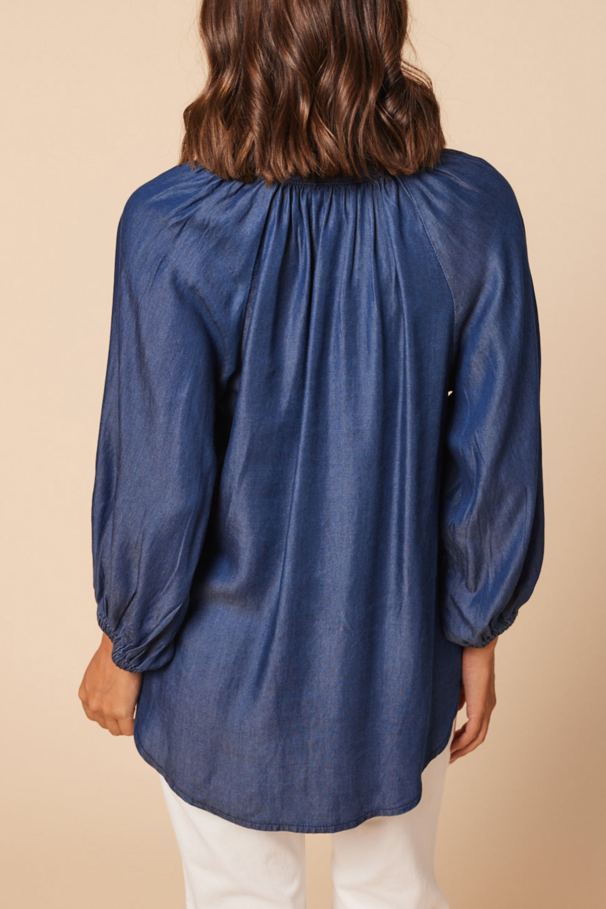 Kitty Shift Tencel Top In Mid Wash