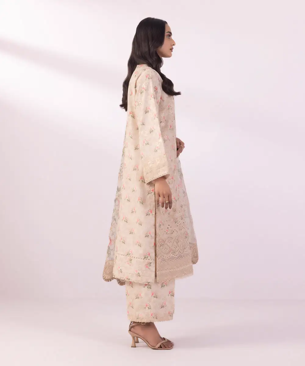 3 Piece - Embroidered Lawn Suit