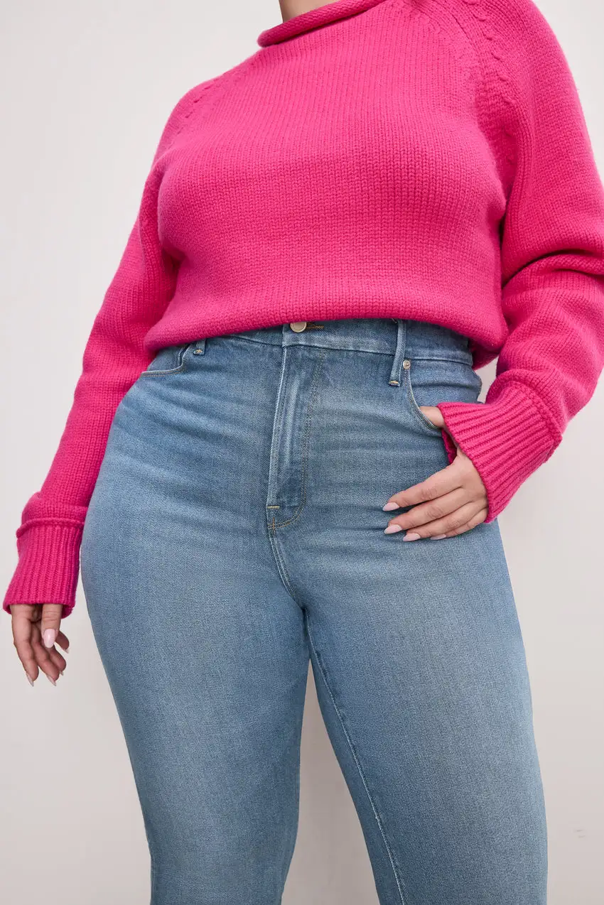 SOFT-TECH GOOD LEGS STRAIGHT JEANS