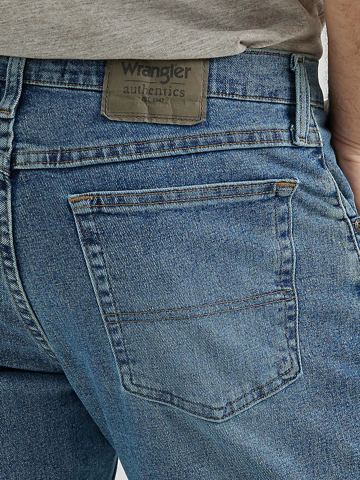 MEN'S WRANGLER AUTHENTICS® REGULAR FIT FLEX JEAN IN VINTAGE BLUE