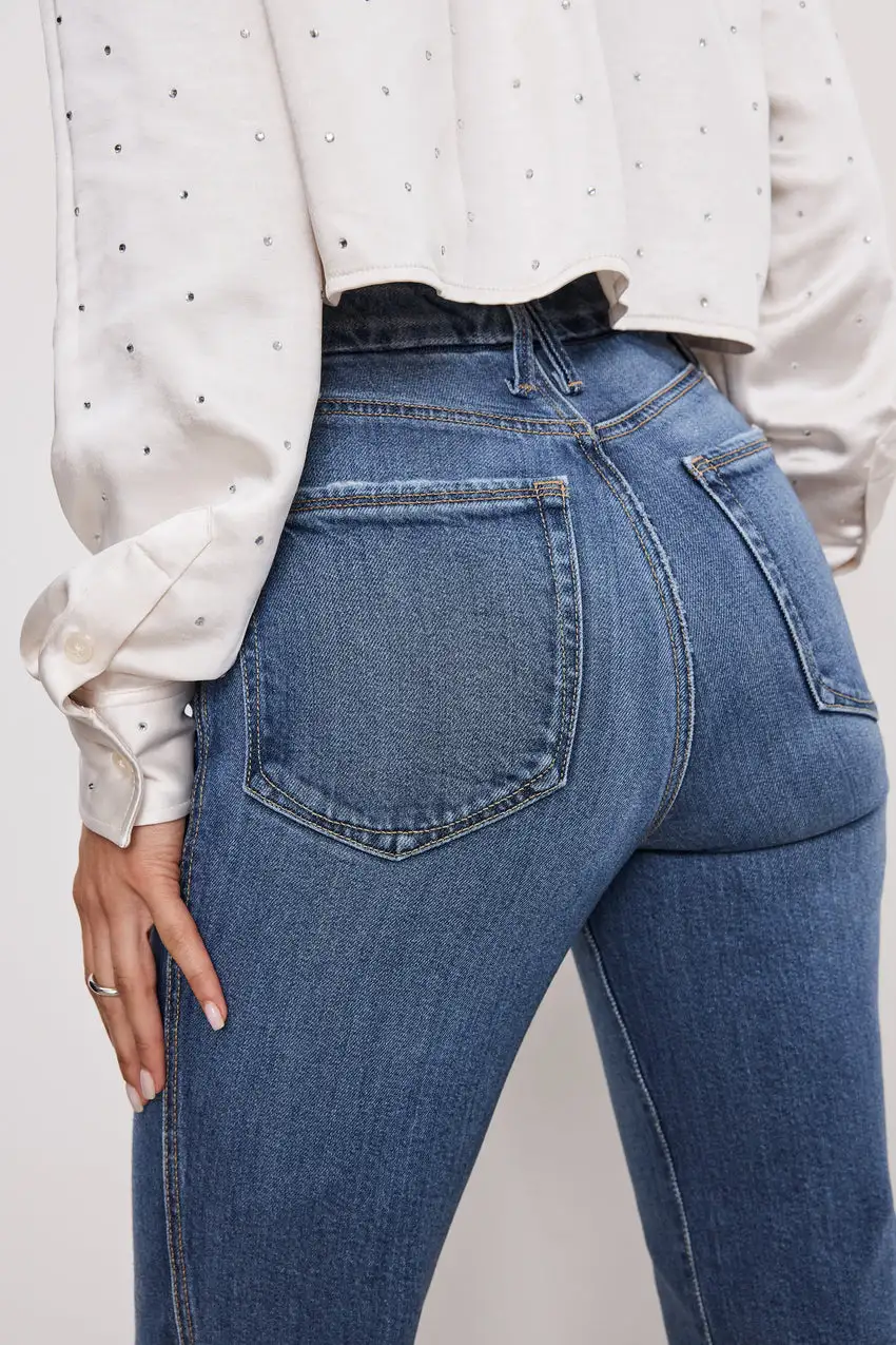 SOFT-TECH GOOD CURVE STRAIGHT JEANS