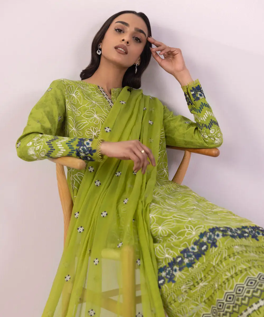 3 Piece - Embroidered Jacquard Suit