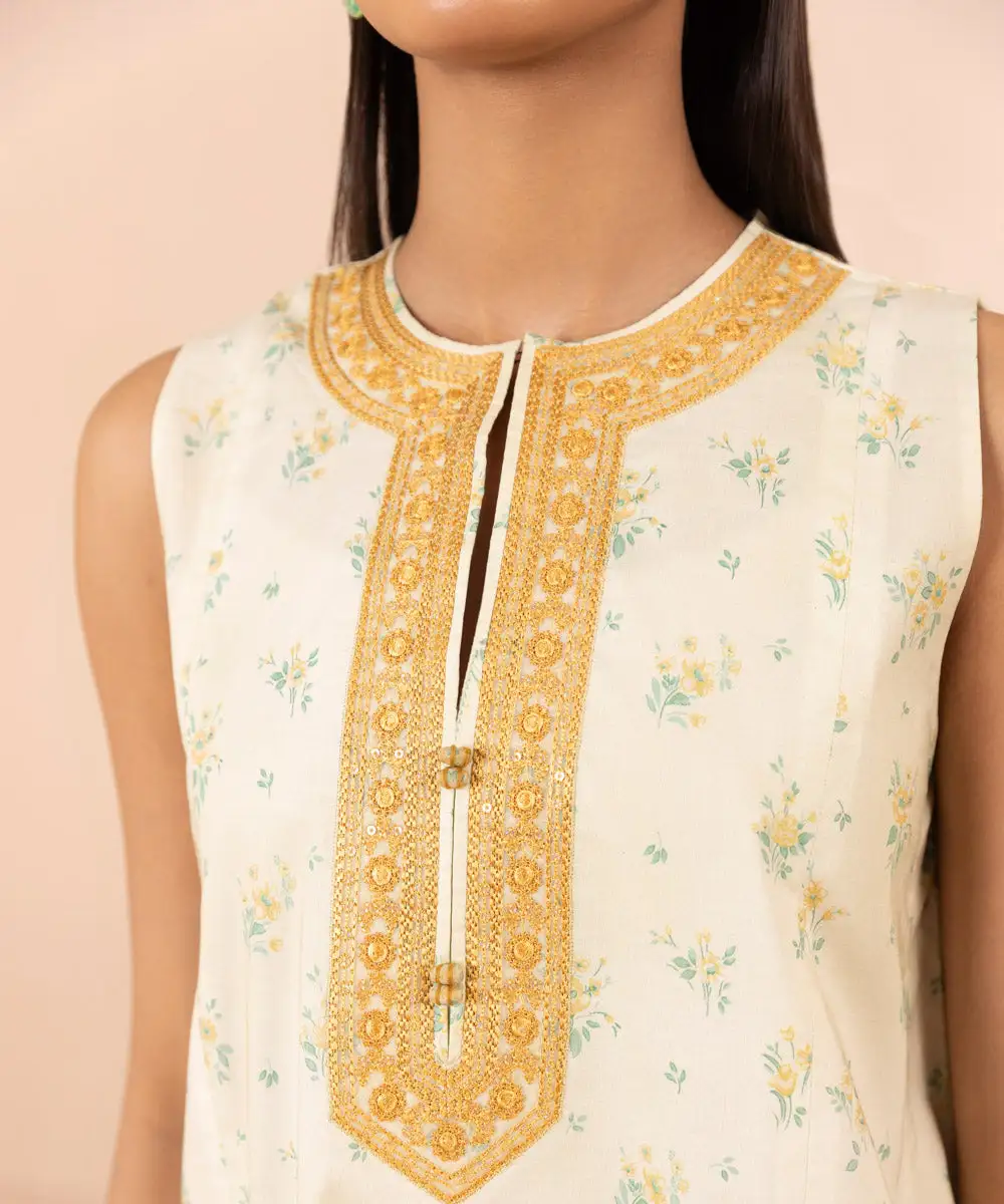 3 Piece - Embroidered Lawn Suit