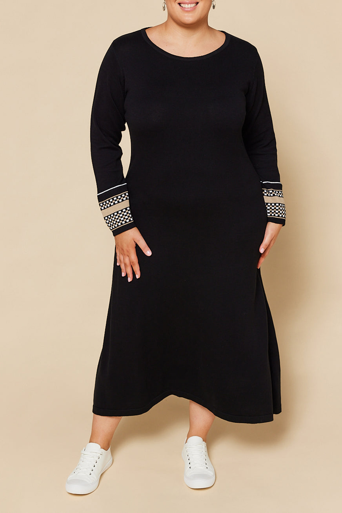 Binky Midi Dress in Black