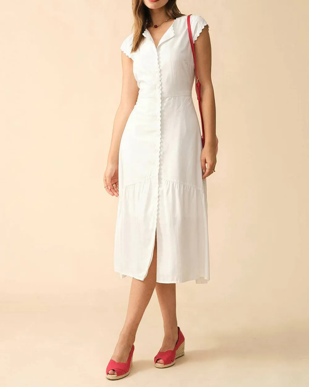 White long dress with wavy edges