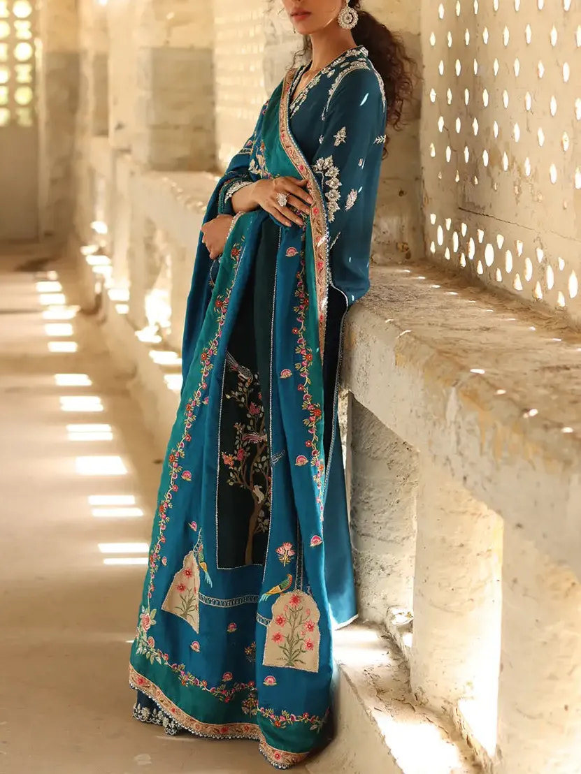 Elegant embroidered kaftan sets