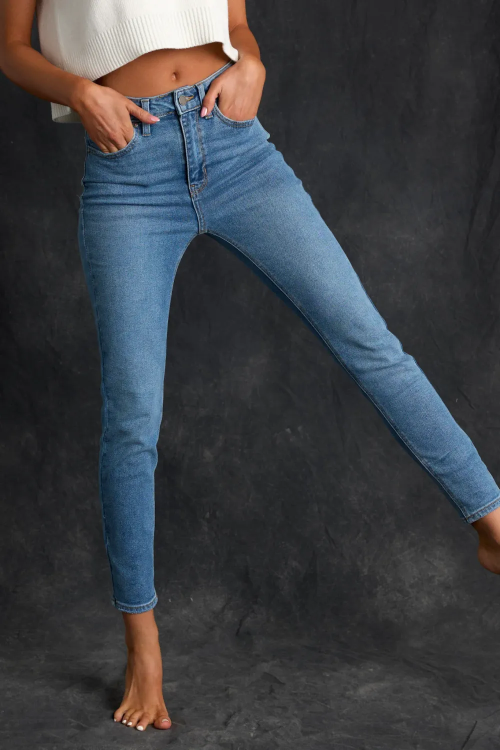 PERFECT VISION MEDIUM WASH STRETCH SKINNY JEANS