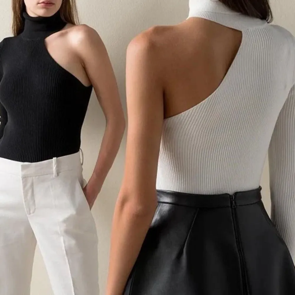 Vittorio Knitted Turtleneck One-Shoulder Bodysuit